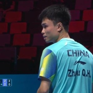 开云科技-周启豪2-3不敌弗朗西斯卡，国乒男队2人晋级澳门世界杯16强